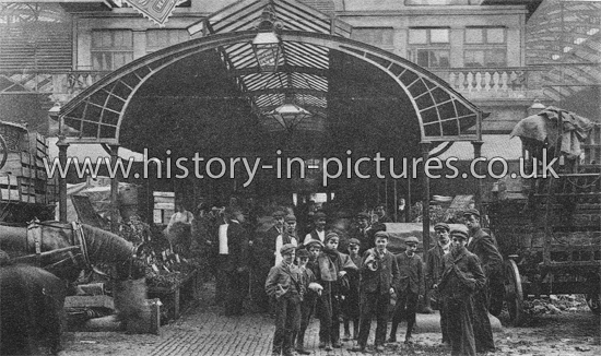 Covent Garden Market, London. c.1905